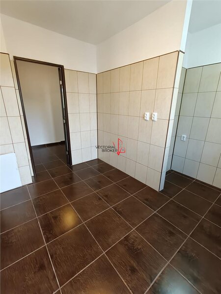 Titan, Ozana, 3 camere decomandat, renovat complet, etaj 2/4,